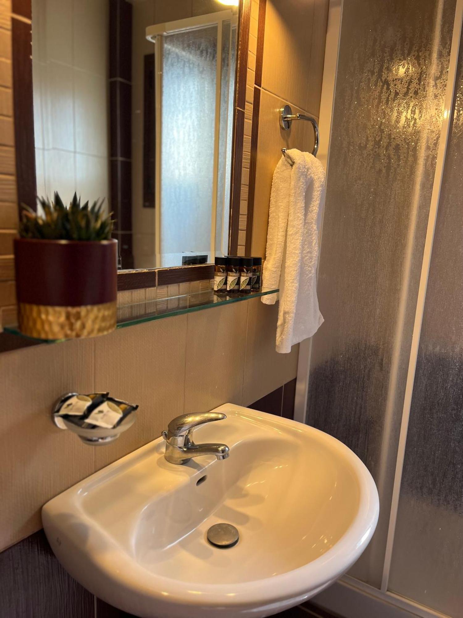 Agnanti Zitsas Hotel Eksteriør billede